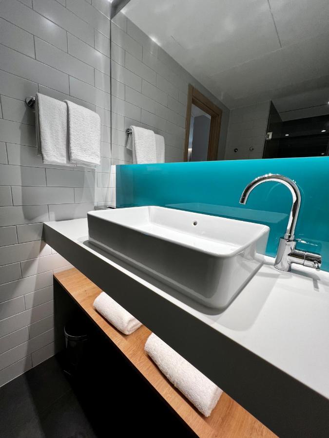 Holiday Inn Express - Madrid - Airport By Ihg Dış mekan fotoğraf