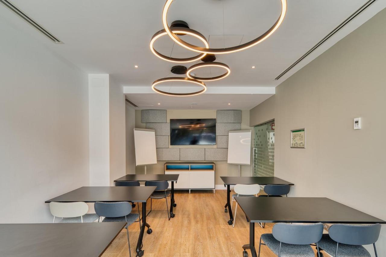 Holiday Inn Express - Madrid - Airport By Ihg Dış mekan fotoğraf